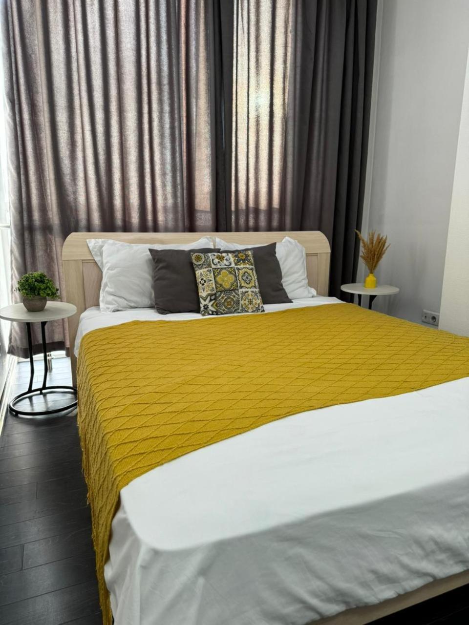Apartment комфортные г. в жк манхэттен. Almaty